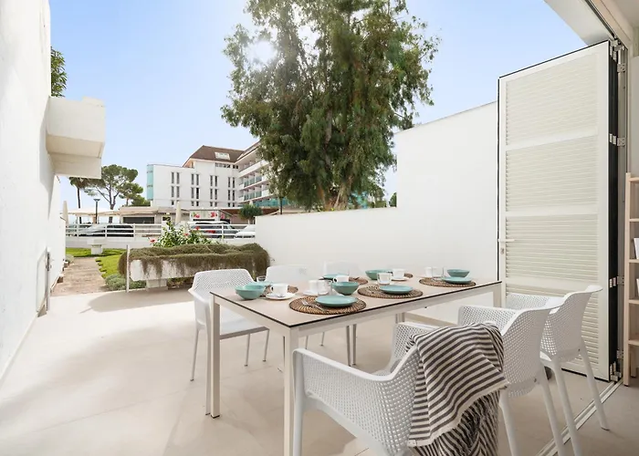 New Oiza Garden In Bahia Blanca With Garden And Ocean Views